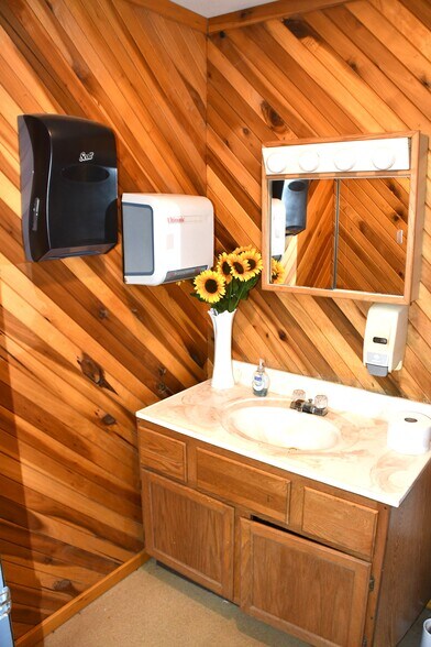 More Photos Of 138 Chestnut St, Marienville General Retail For Sale