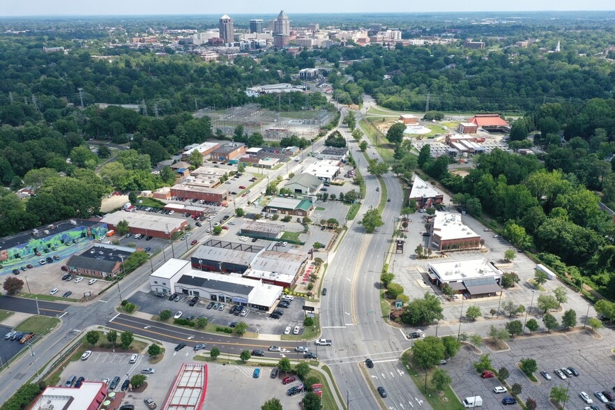 More Photos Of 1220 Battleground Ave, Greensboro Freestanding For Lease