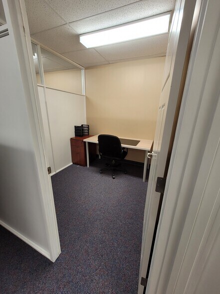 More Photos Of 1 Bow Ridge Rd, Cochrane Office For Lease