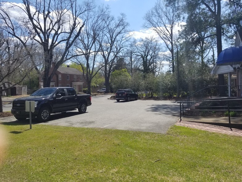 More Photos Of 1112 E Ash St, Goldsboro Office For Sale