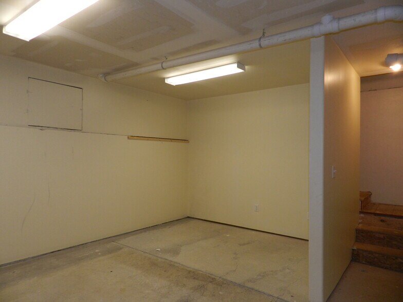 More Photos Of 1541 Ogden Rd, Montrose Medical For Lease