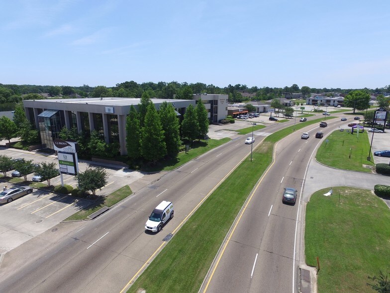 More Photos Of 3029 S Sherwood Forest Blvd, Baton Rouge Loft Creative Space For Lease