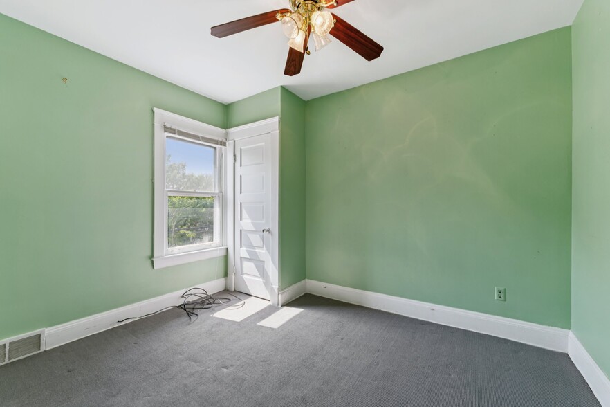 More Photos Of 12610 Larchmere Blvd, Cleveland General Retail For Sale