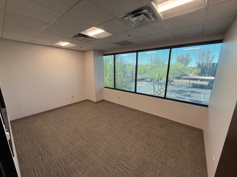 More Photos Of 2727 W Frye Rd, Chandler Office For Lease