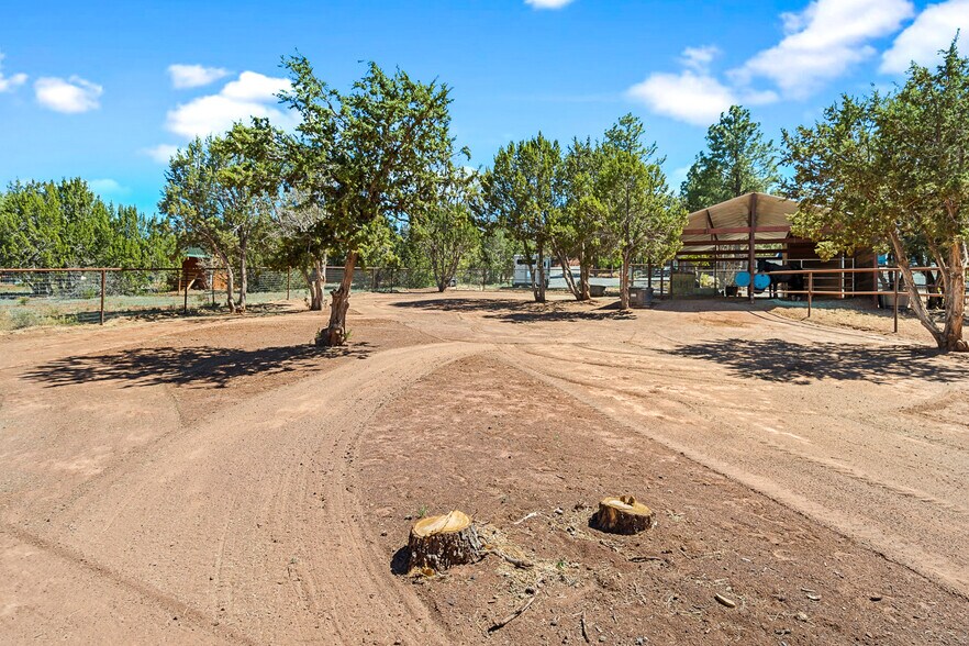 More Photos Of 7056 Bustin Dutch Trl, Show Low Multifamily For Sale