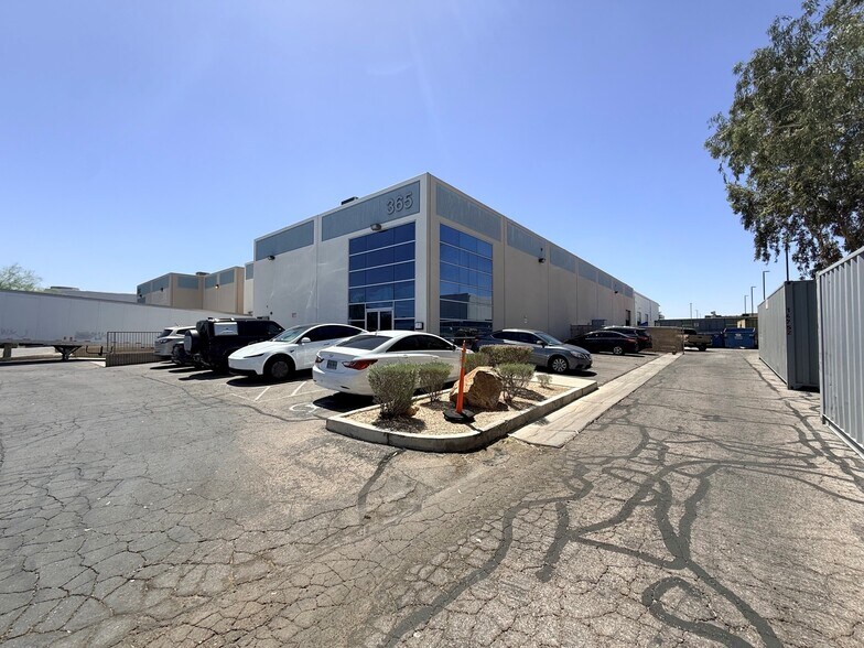 More Photos Of 365 E Arby Ave, Las Vegas Warehouse For Lease