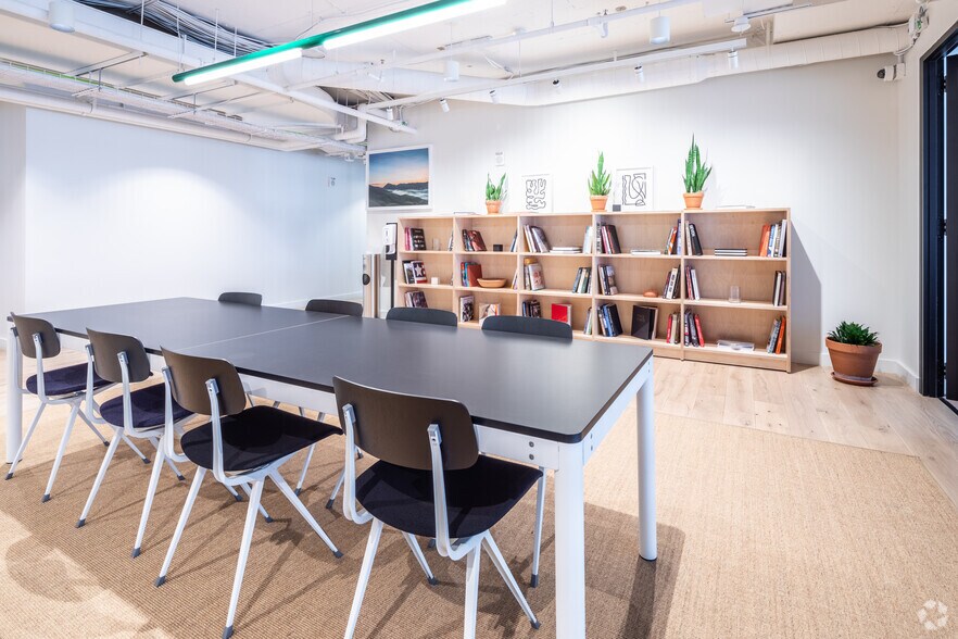 More Photos Of 1100 15th St NW, Washington Coworking Space