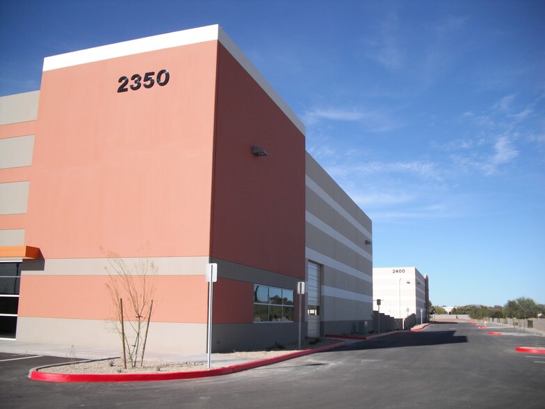 More Photos Of 2400 W Union Hills Dr, Phoenix Distribution For Lease