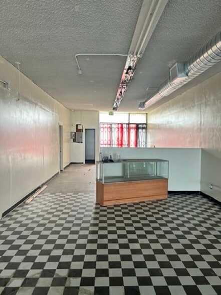 More Photos Of 1137-1149 W Avenue I, Lancaster Storefront Retail Office For Lease