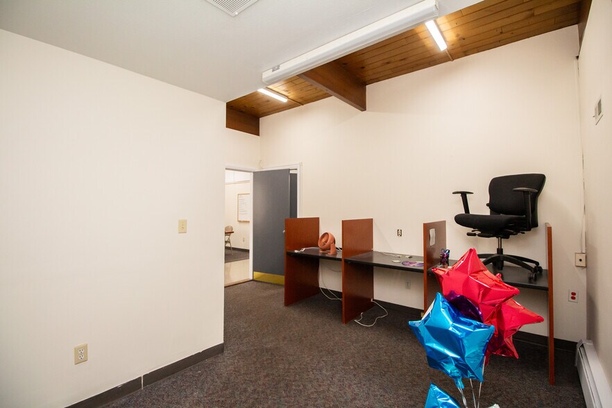 More Photos Of 191 W Main St, Dudley Auto Dealership For Lease