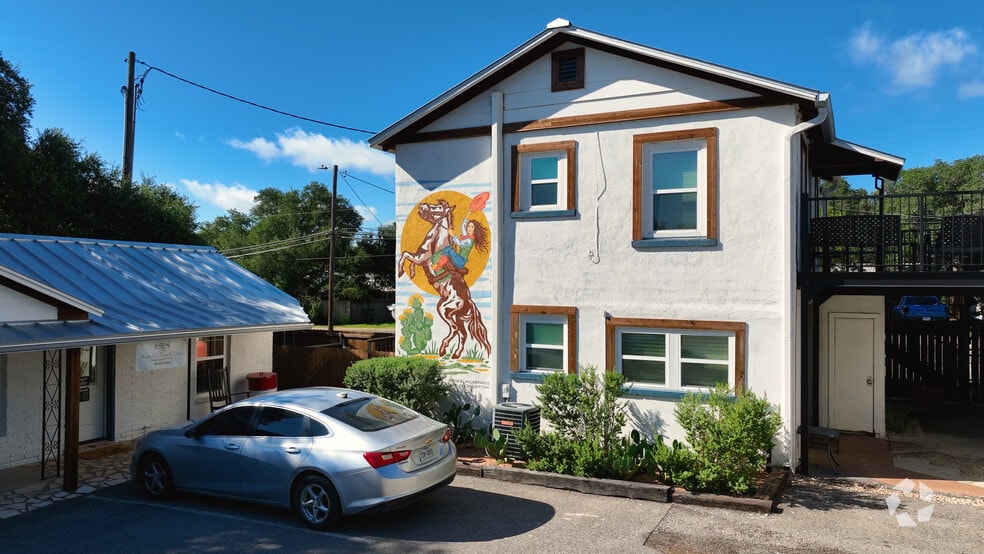 Primary Photo Of 902 Main St, Blanco Unknown For Lease