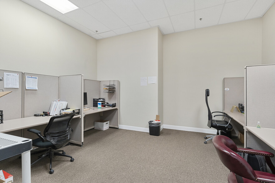 More Photos Of 3672-3674 N Rancho Dr, Las Vegas Medical For Sale