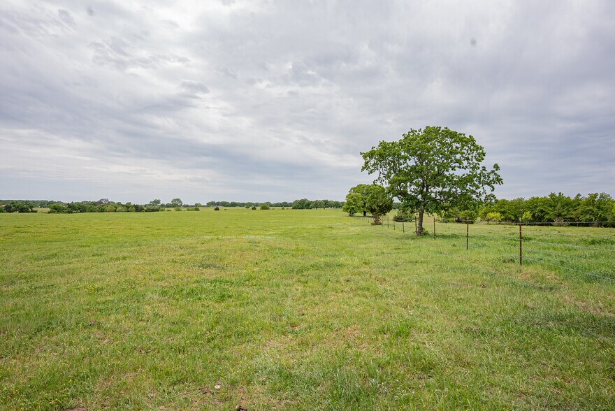 More Photos Of 622 Darwin Rd, Sunset Land For Sale