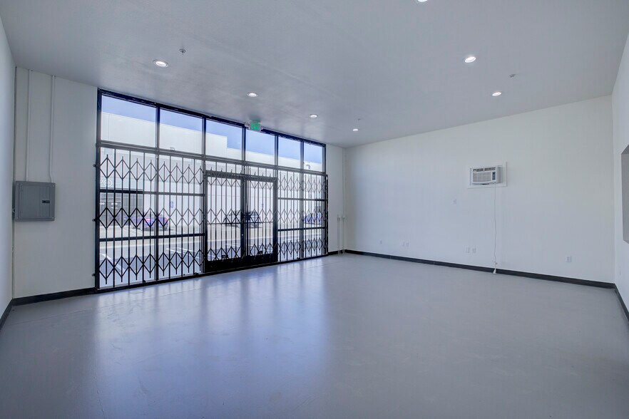 More Photos Of 3173 Del Este Ave, Modesto Distribution For Lease