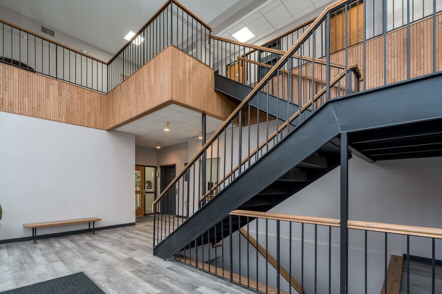 More Photos Of 108 S Minnesota Ave, Saint Peter Storefront Retail Office For Sale