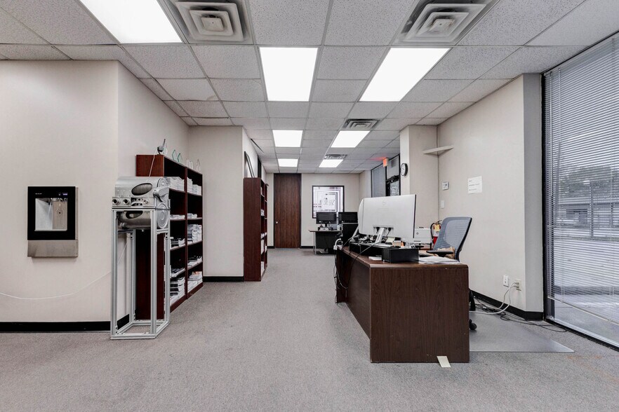 More Photos Of 20530 Sunshine Ln, Spring Service For Sale