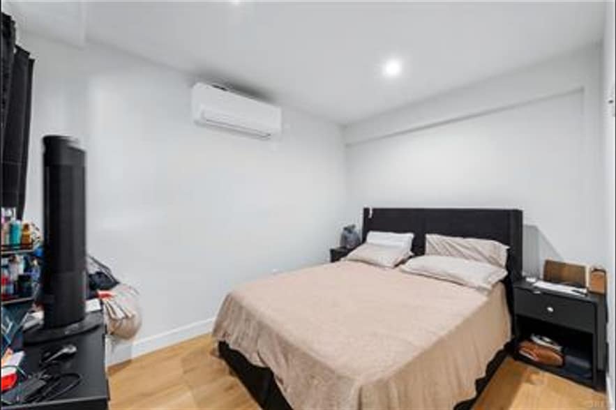 More Photos Of 473 E 55th St, Long Beach Apartments For Sale