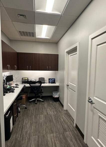 More Photos Of 12335 Hymeadow Dr, Austin Office For Sale