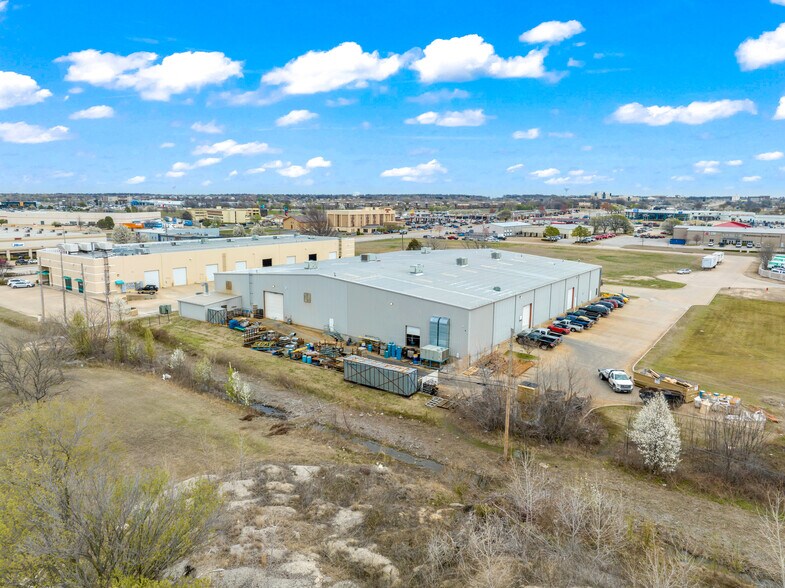 More Photos Of 2333 W Wichita St, Broken Arrow Manufacturing For Sale