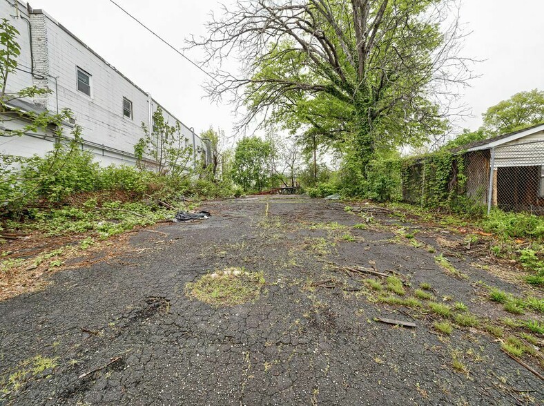 More Photos Of 300-306 W 1st Ave, Roselle Warehouse For Sale