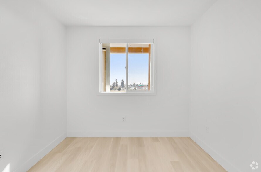 More Photos Of 5570 Rosemead Blvd, Temple City Apartments For Lease