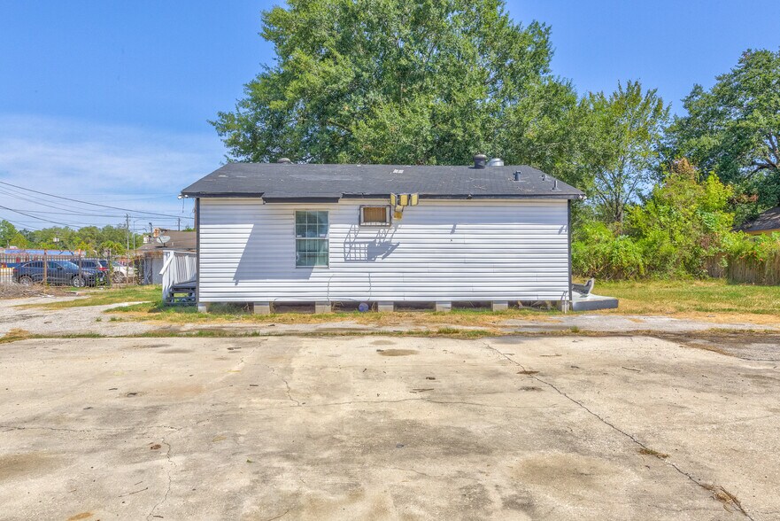 More Photos Of 8002-8004 Homestead, Houston Freestanding For Sale