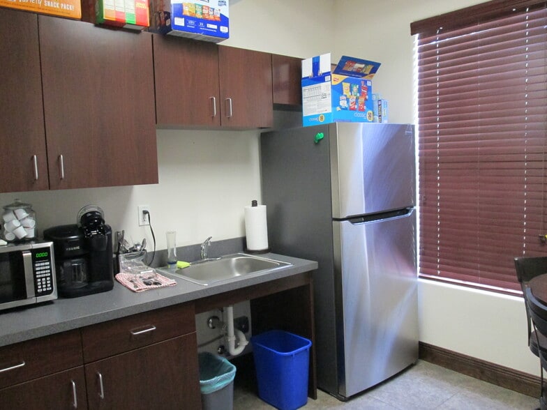 More Photos Of 4840 Dairy Rd, Melbourne Medical For Lease