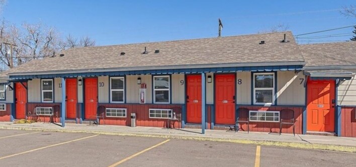More Photos Of 1524 Main St, Longmont Hotel For Sale