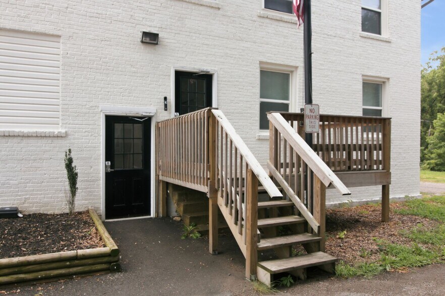 More Photos Of 303 S Poplar St, Paris Apartments For Sale