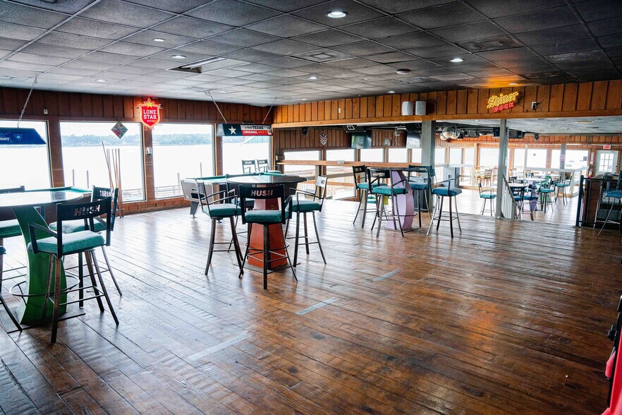 More Photos Of 371 Navaho Trl, Onalaska Hotel For Sale