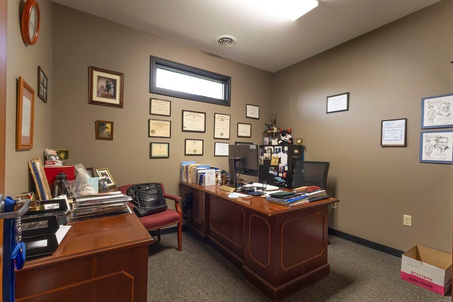 More Photos Of 2100 Silva Ln, Moberly Office For Sale