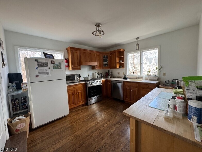 More Photos Of 630 Valley Rd, Gillette General Retail For Sale