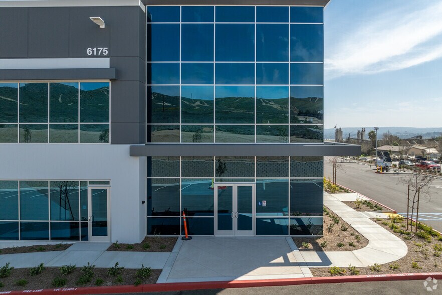 More Photos Of 6175 20th St, Jurupa Valley Warehouse For Sale
