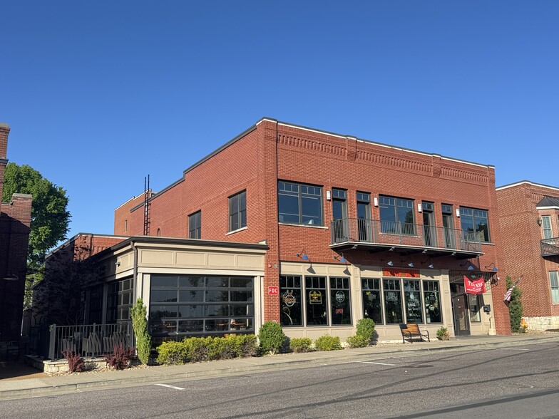 More Photos Of 516 W Front St, Washington General Retail For Sale