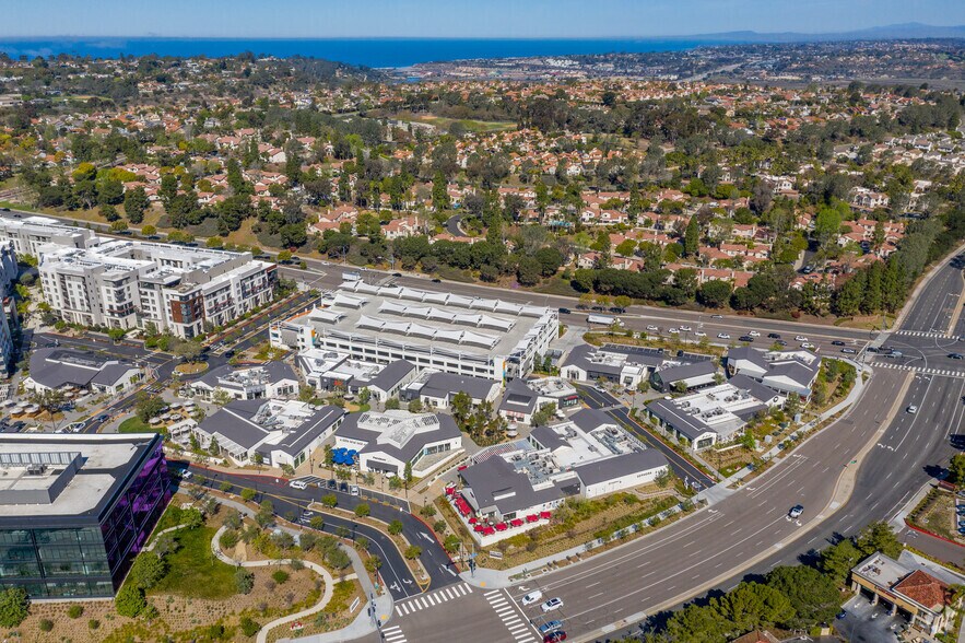 More Photos Of El Camino Real @ Del Mar Heights Road @ Del Mar Heights Road, San Diego Unknown For Lease