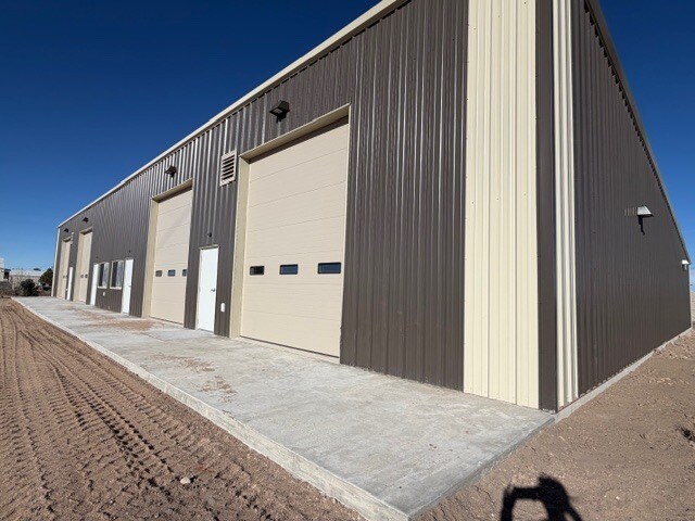 More Photos Of 1905 E Fox Farm Rd, Cheyenne Industrial For Lease