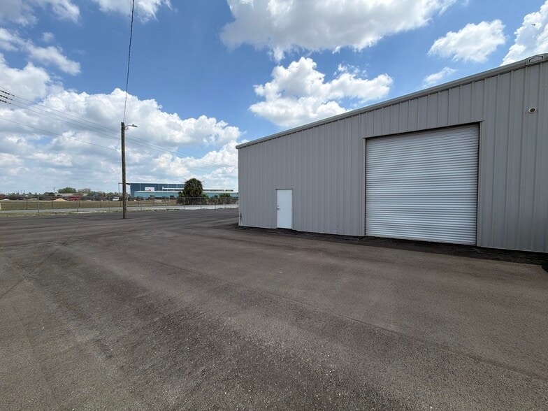 More Photos Of 1710 Turkey Creek Rd, Plant City Warehouse For Lease