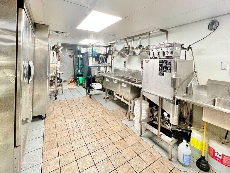 More Photos Of 1609-1625 Westheimer Rd, Houston Restaurant For Lease