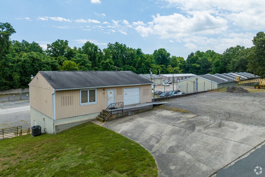 More Photos Of 14401 Pine Ln, Woodbridge Warehouse For Sale