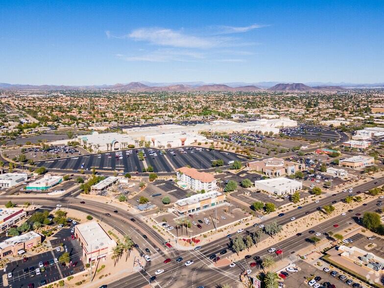 More Photos Of 7870 W Bell Rd, Glendale General Retail For Lease