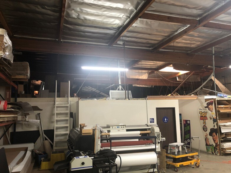 More Photos Of 4485 Runway St, Simi Valley Warehouse For Sale