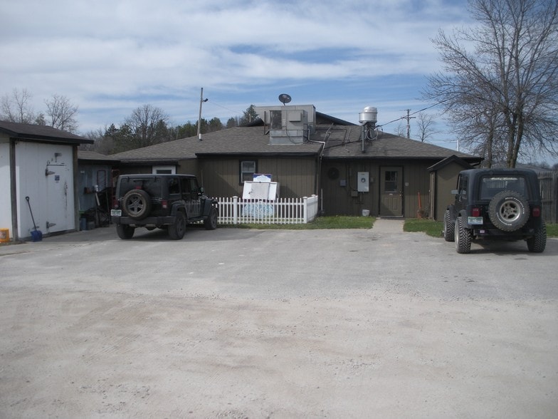 More Photos Of 1108 Estey Rd, Beaverton Restaurant For Sale