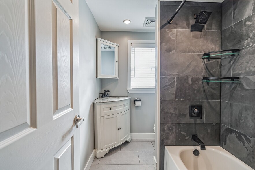 More Photos Of 2952-2954 Dekalb Pike, East Norriton Township Apartments For Sale