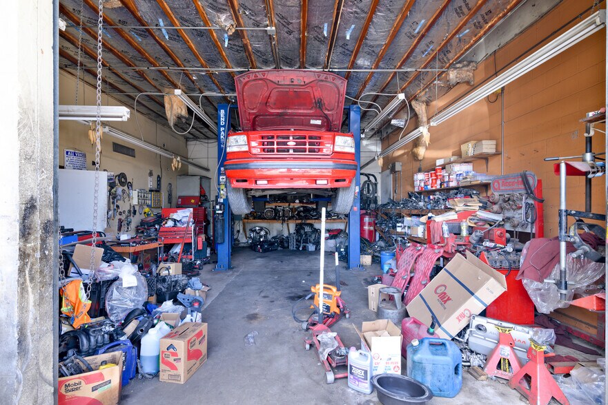 More Photos Of 1821 Sunkist Cir, Oxnard Manufacturing For Sale