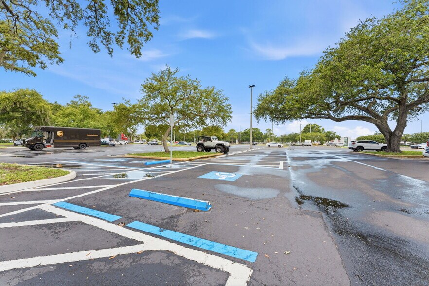 More Photos Of 2519 N McMullen Booth Rd, Clearwater Freestanding For Lease