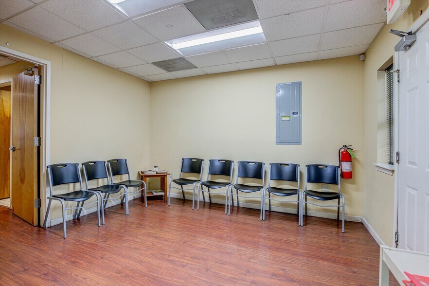 More Photos Of 215-236 Bridge St, Metuchen Medical For Sale
