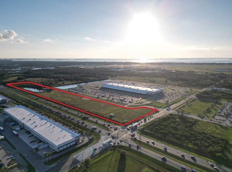 More Photos Of 7707 24th Ct E, Sarasota Industrial For Lease