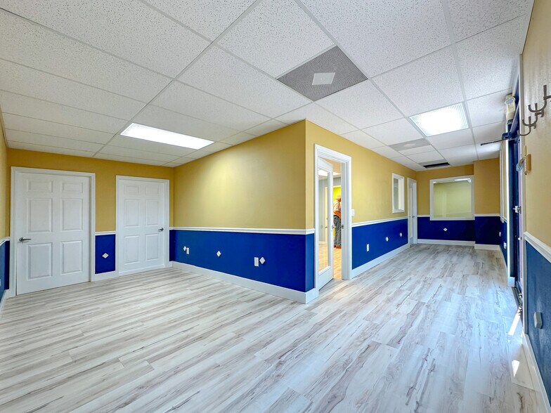 More Photos Of 532 International Pl, Rockledge Warehouse For Lease