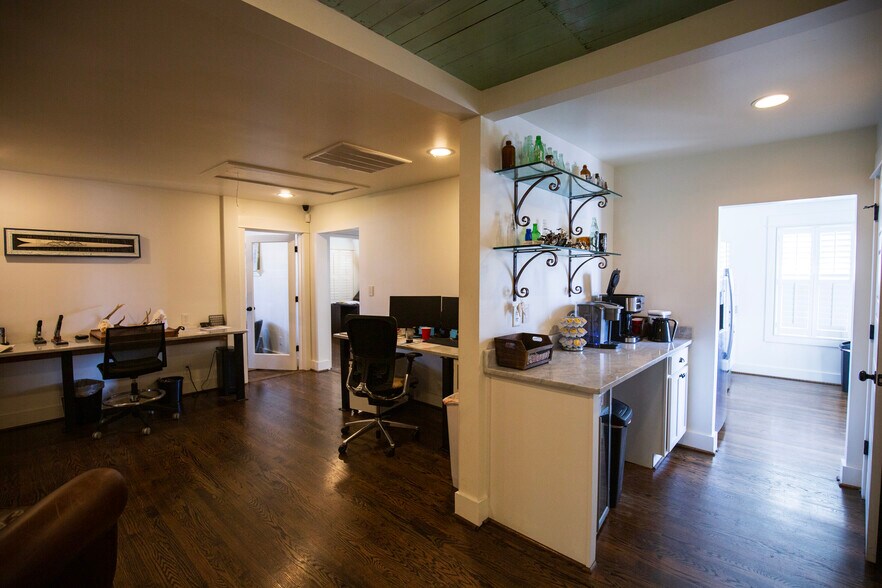 More Photos Of 1945 Patton Chapel Rd, Birmingham Office Residential For Sale