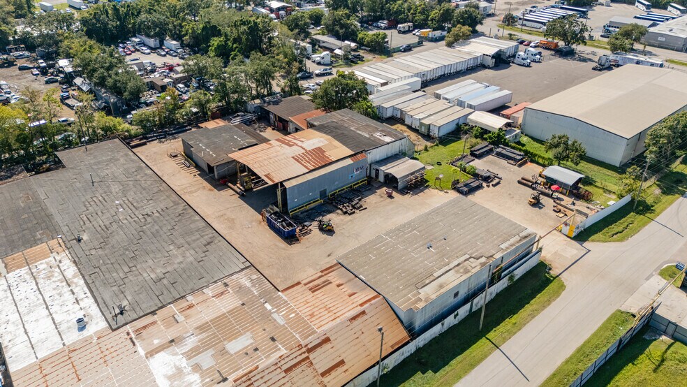 More Photos Of 204 5th St, Orlando Industrial For Sale